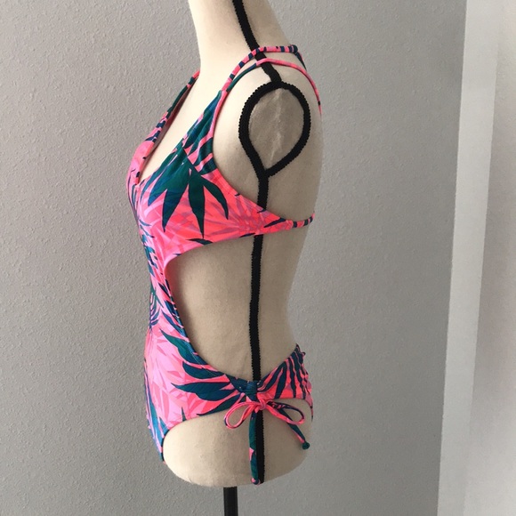 NEW SHEIN Leaf Print Cut Out One Piece Pink Swimsuit | L - Picture 7 of 13